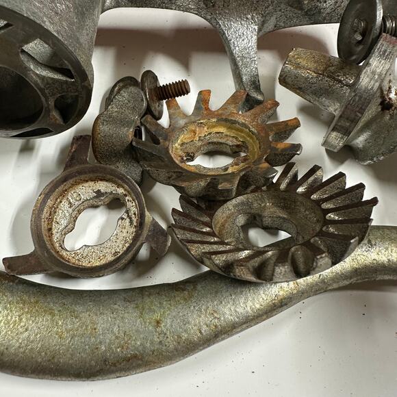 Universal No. 1 Food & Meat Chopper Grinder Complete in Box with Instructions - Picture 2 of 6